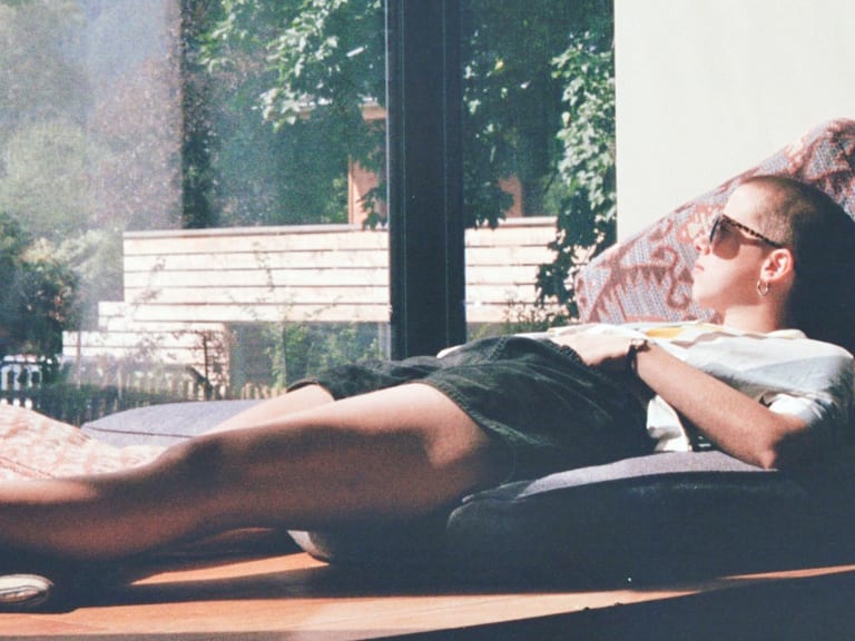 Glücklich leben, Niksen, Tagträumen im Fenster