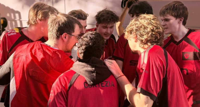 Maillot esport personnalisé : créer un maillot gaming unique pour votre équipe