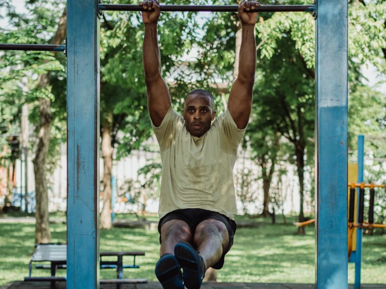 calisthenics übung, hanging leg raise