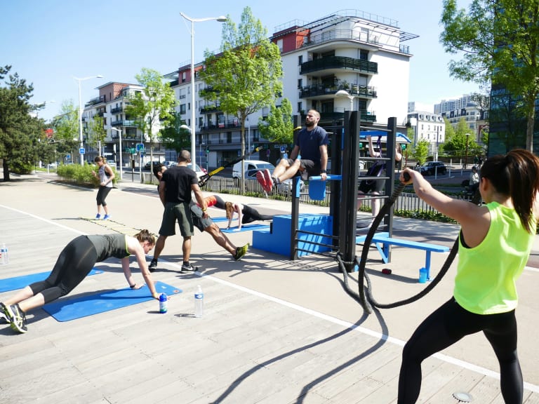 fitness extérieur parc urbain
