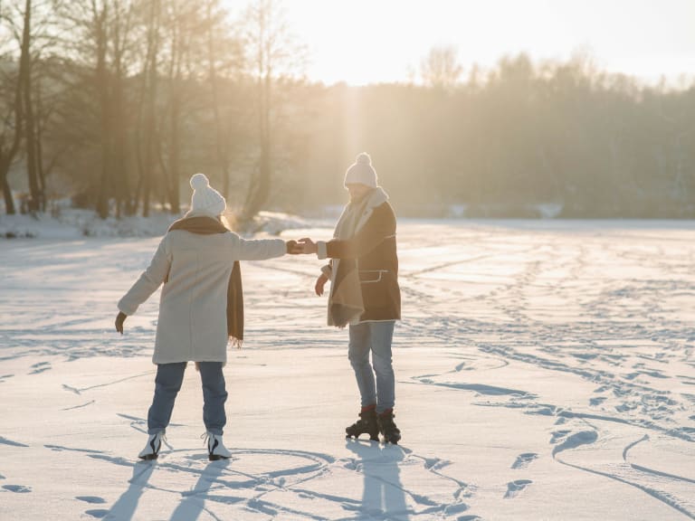 winterurlaub ideen eislaufen