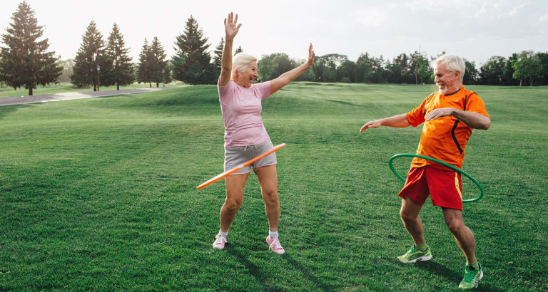 Hula Hoop für Anfänger*innen: Alles, was Du wissen musst