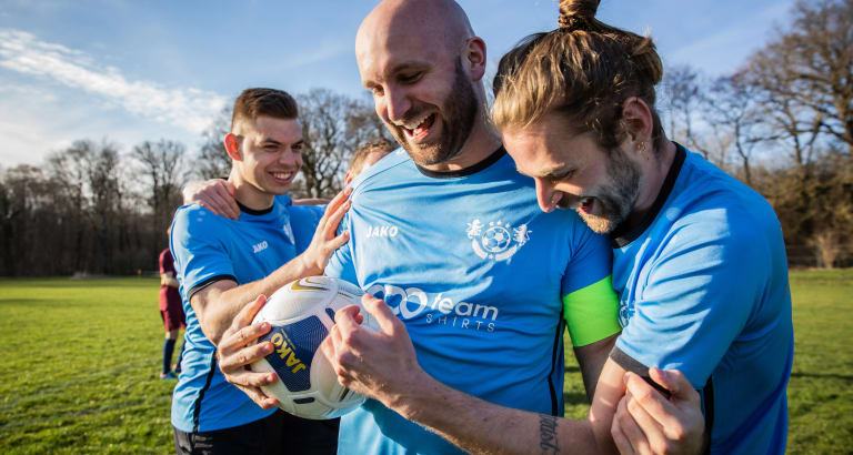 Maillots, shorts et accessoires JAKO 