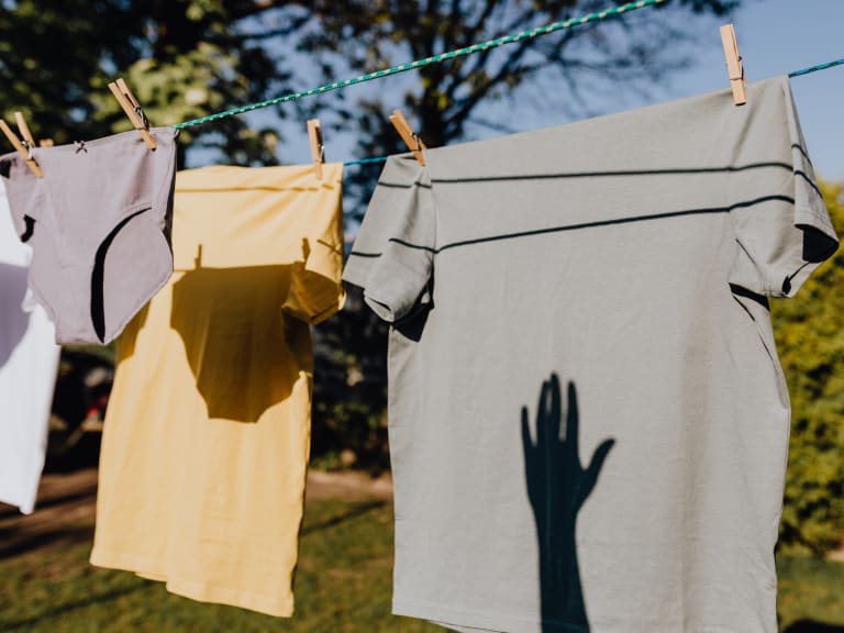 t-shirts auf wäscheleine