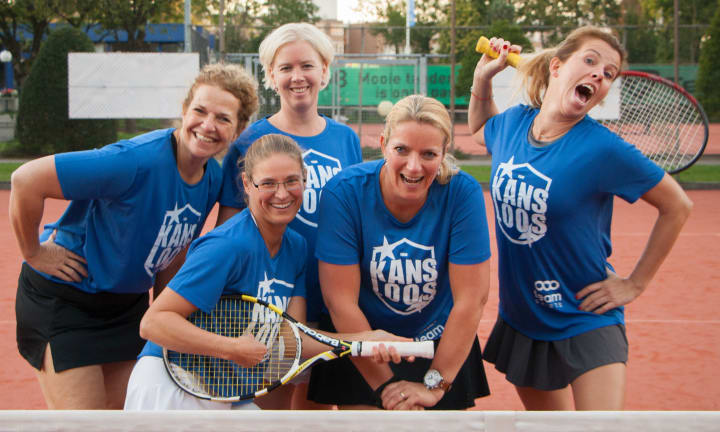 The players of the team "Chancenlos" and their printed T-shirts