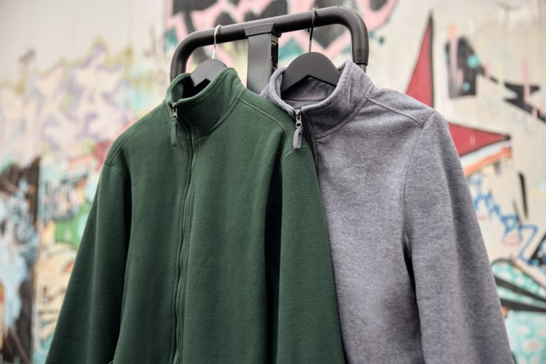 Coton ou polyester: Durabilité et entretien