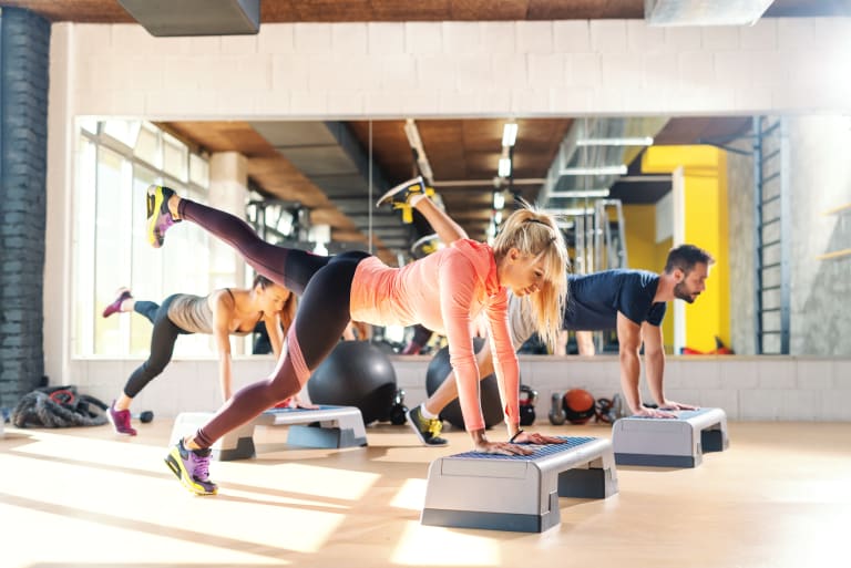 step aerobic 10 exercices