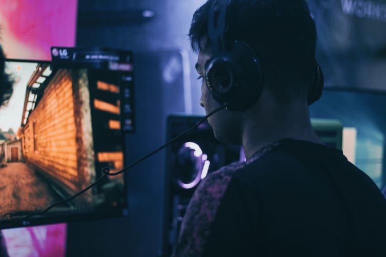 esport vor pc-bildschirm