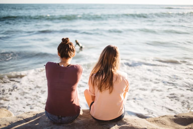 vacances entre amis conseils, copines à la plage