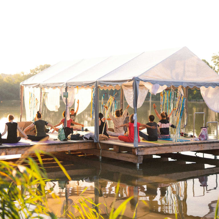 team building: yoga en plein nature